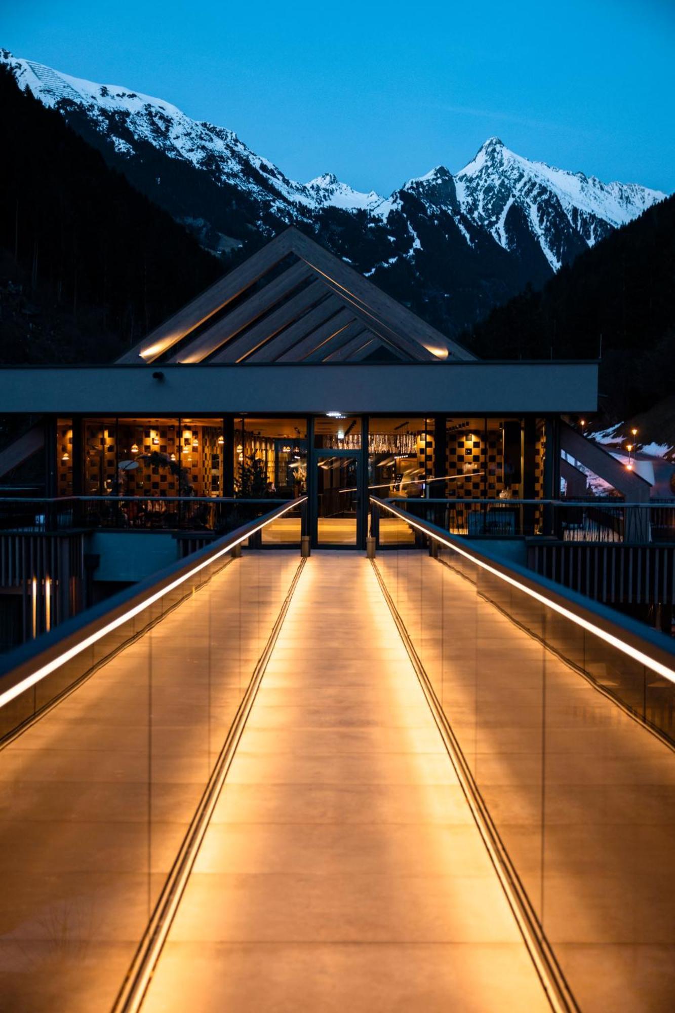 Hotel Zillergrundrock Luxury Mountain 4*